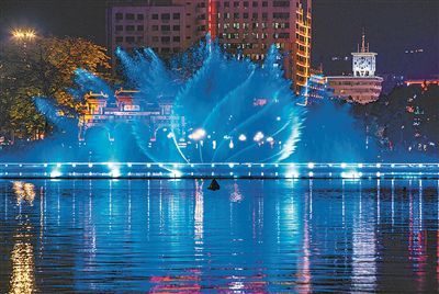 肇庆星湖牌坊音乐喷泉焕新重开，点亮城市夜经济